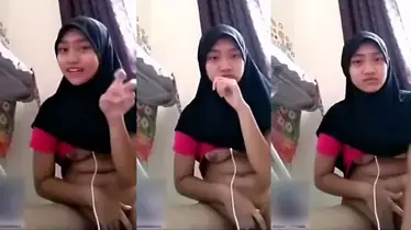 Anak Kecil Berhijab Udah Ngerti Main Cam poster