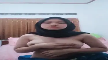 Bokep Indo Jilbab Hitam Cantik Colmek Mendesah poster