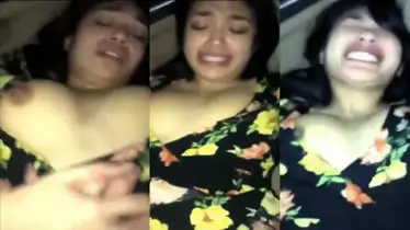 Cewek Menjerit Sakit Dientot Dalam Mobil poster